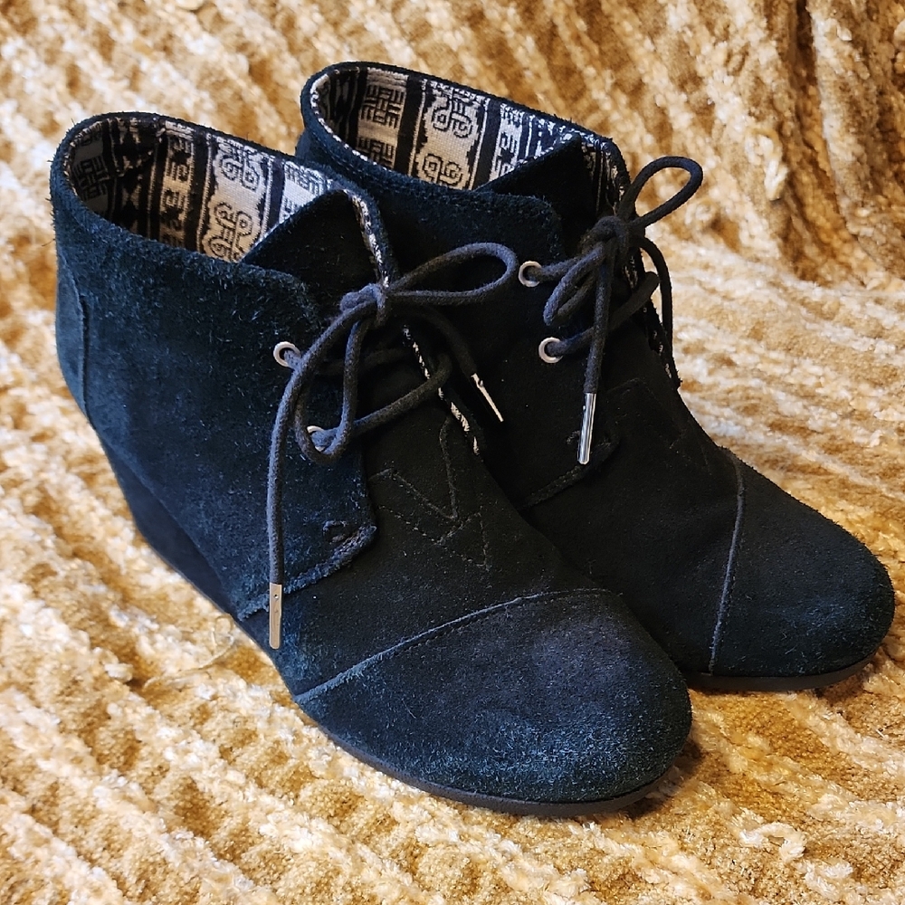 Toms Women's Suede Ankle Boots Black Size 8